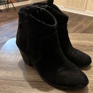 Women’s Time and Tru Black suede ankle boots - Size 10